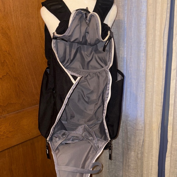 Nike Black Backpack with White Accents Sports Pack - Picture 2 of 5